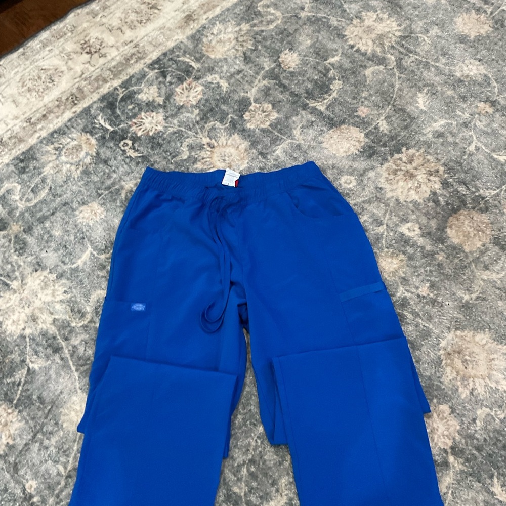 Dickies women’s cargo scrub pants